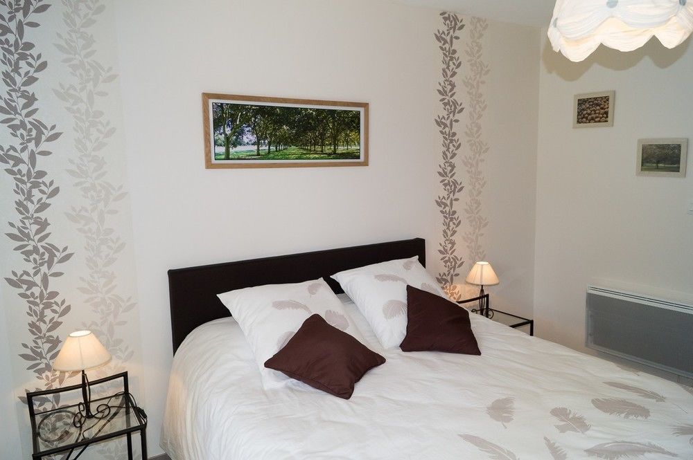 Le Mas De Servant Roulottes Et Chambres D'Hotes Auberives-en-Royans ภายนอก รูปภาพ