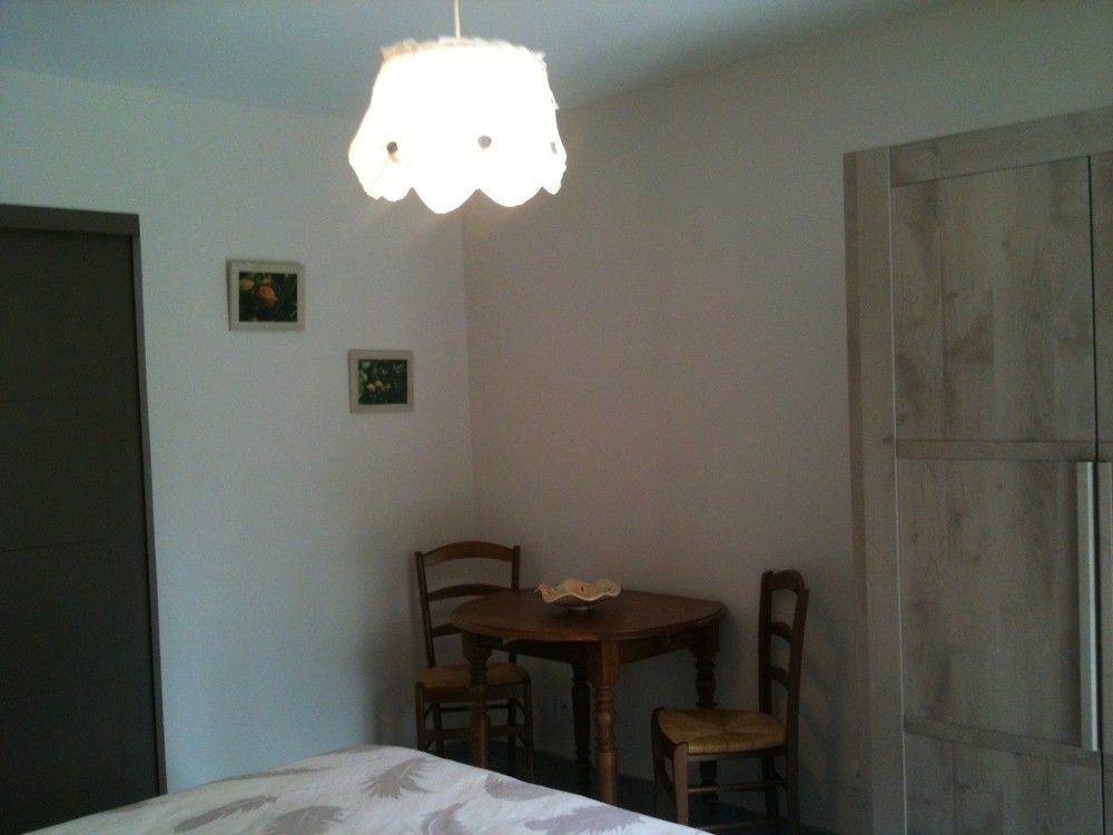Le Mas De Servant Roulottes Et Chambres D'Hotes Auberives-en-Royans ภายนอก รูปภาพ