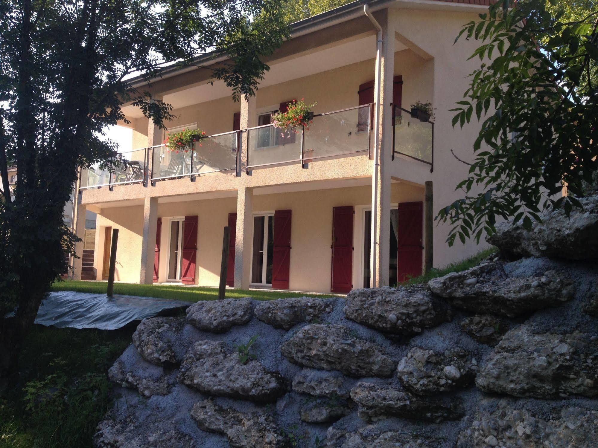 Le Mas De Servant Roulottes Et Chambres D'Hotes Auberives-en-Royans ภายนอก รูปภาพ
