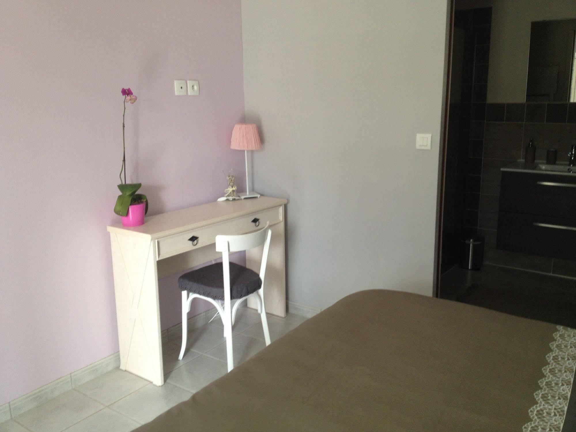 Le Mas De Servant Roulottes Et Chambres D'Hotes Auberives-en-Royans ภายนอก รูปภาพ