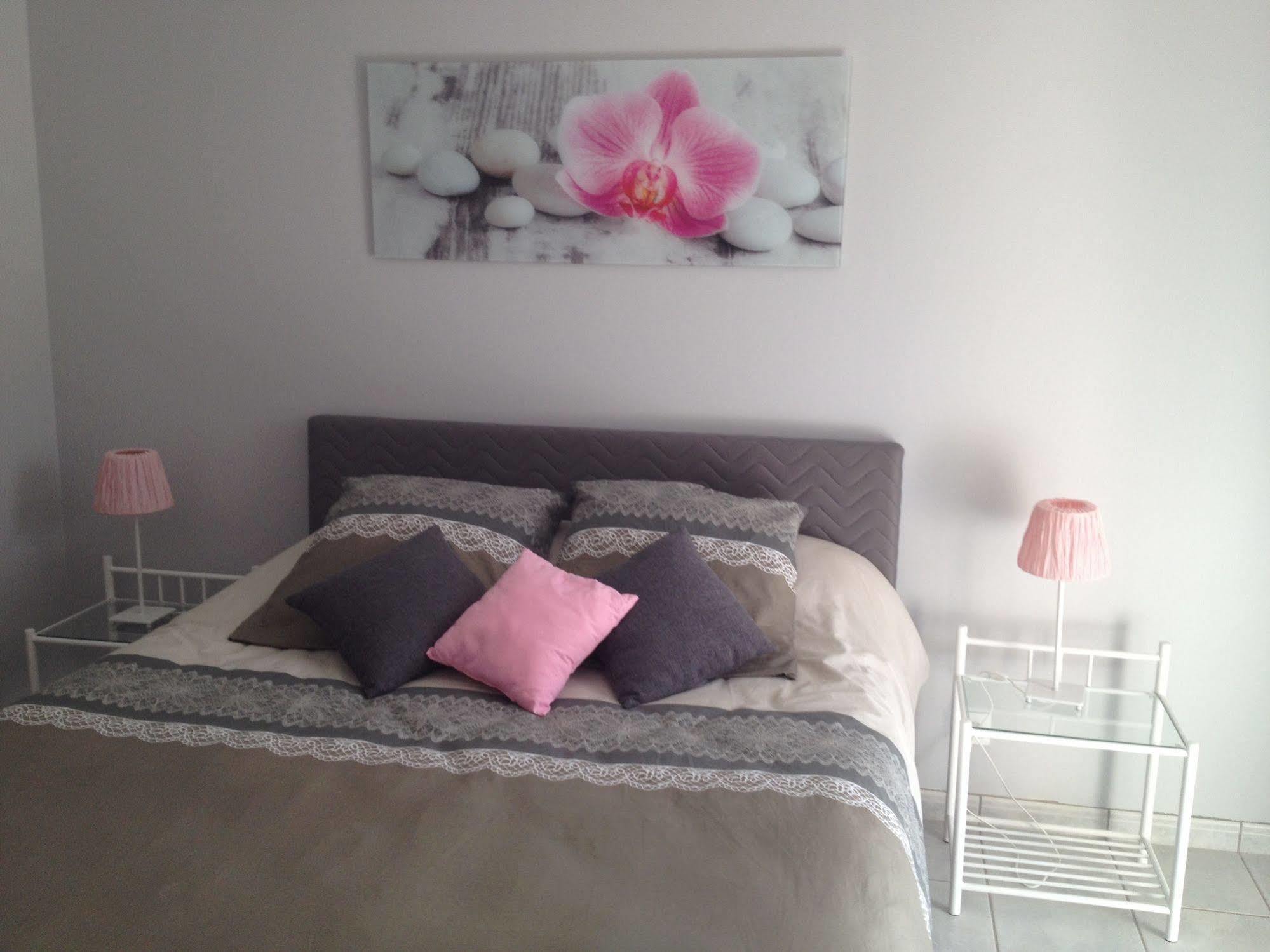 Le Mas De Servant Roulottes Et Chambres D'Hotes Auberives-en-Royans ภายนอก รูปภาพ