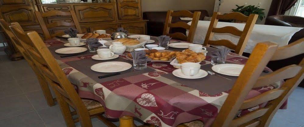 Le Mas De Servant Roulottes Et Chambres D'Hotes Auberives-en-Royans ภายนอก รูปภาพ